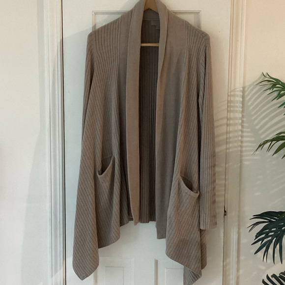 Barefoot Dreams CozyChic ultra lite Cardigan in Taupe/Tan - Picture 2 of 10